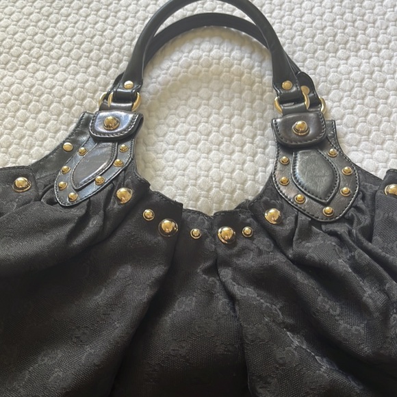 Gucci black monogram shoulder bag with rivet detail - Picture 3 of 5